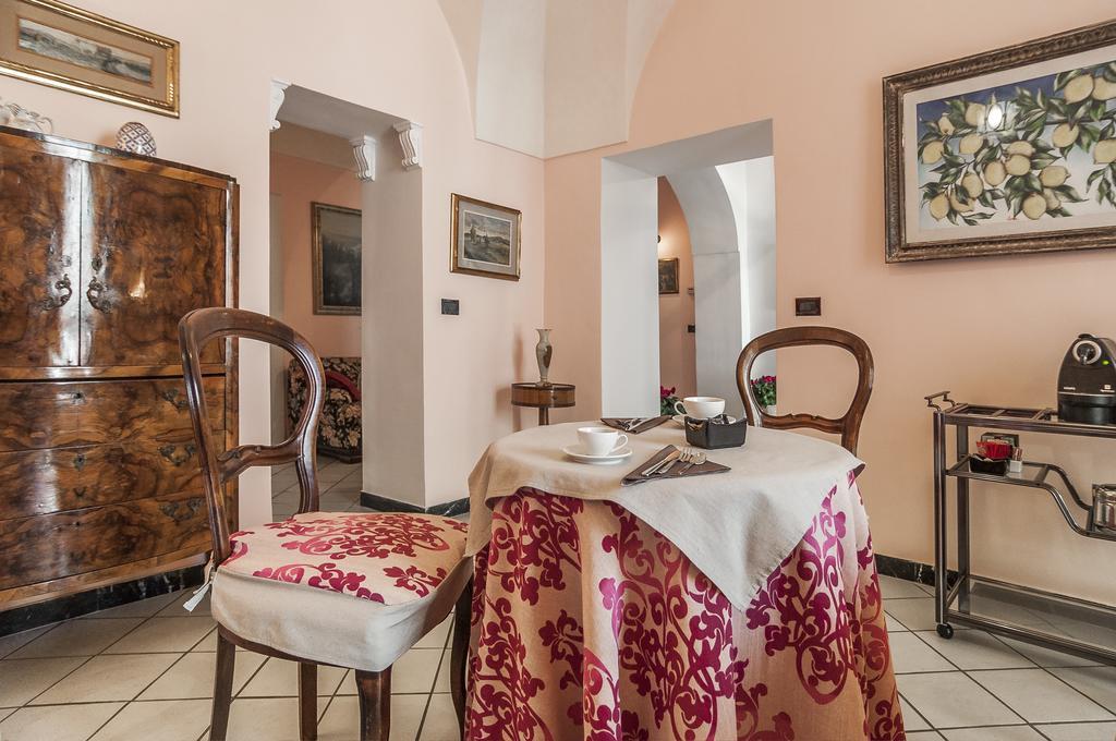 B&B La Corte Fondi Eksteriør billede